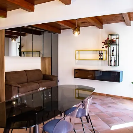 Residencia Pais Apartment *